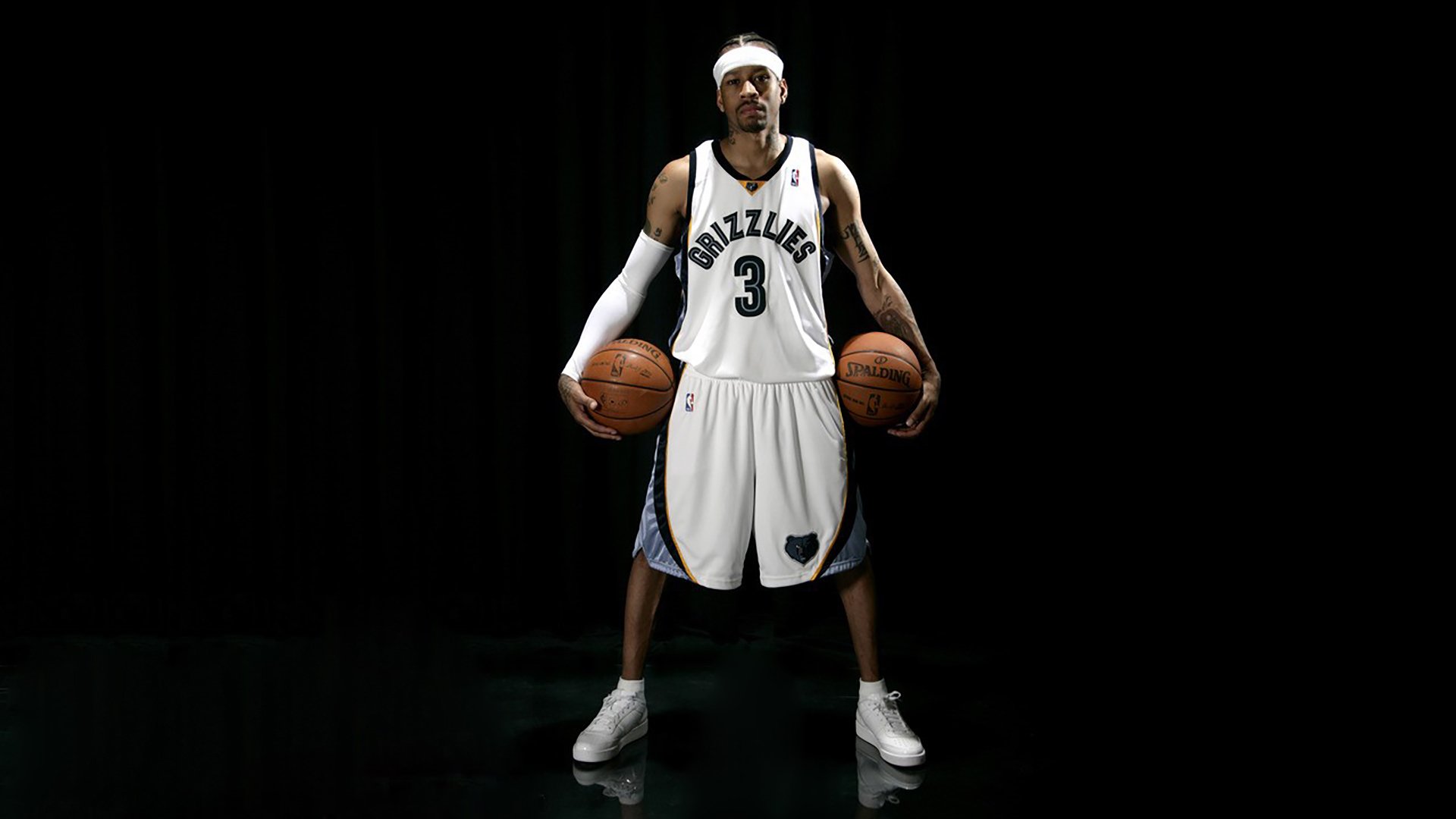 乌鸦进攻火力十足,防守端同样稳固,乌鸦的攻击方式